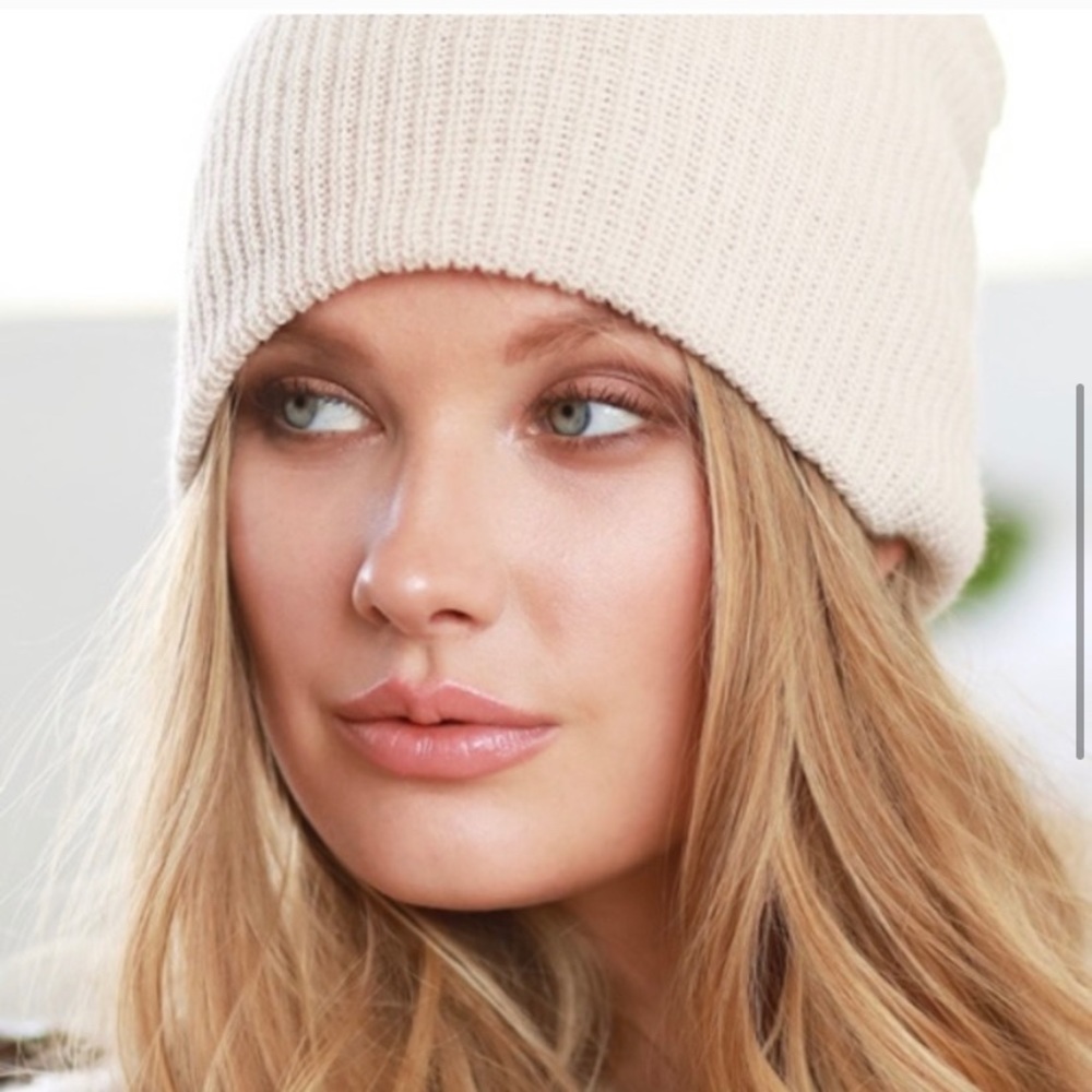 Last 1 New Soft Cozy Chic Slouchy Knit Hat - Picture 2 of 8